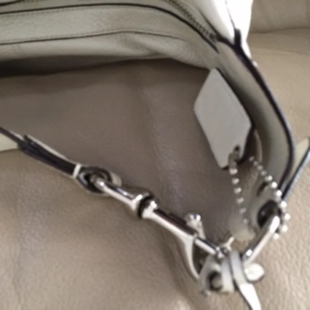 AVERY LEATHER SMALL HOBO (COACH F23960) SILVER/PEARL/IVORY